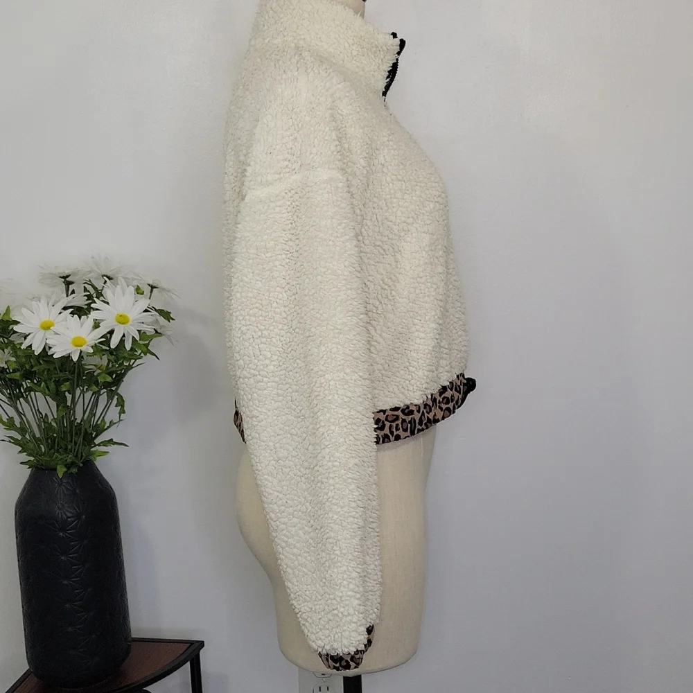 Forever 21 Furry Pullover Off White With Leopard Print Detail SZ M  3/$15 - Picture 2 of 10